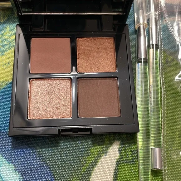 New Makeup Bundle: Lancôme Eyeshadow Pallet, Lipstick, Lip Gloss, Brushes - Picture 2 of 10